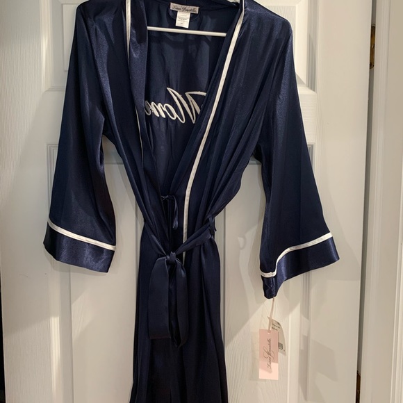 Linea Donatella “Mom” Embroidered Robe - Picture 3 of 4
